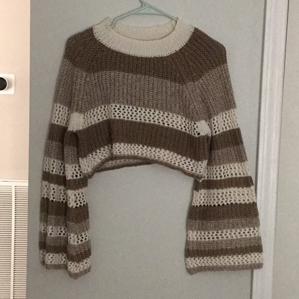 Woman’s cropped sweater